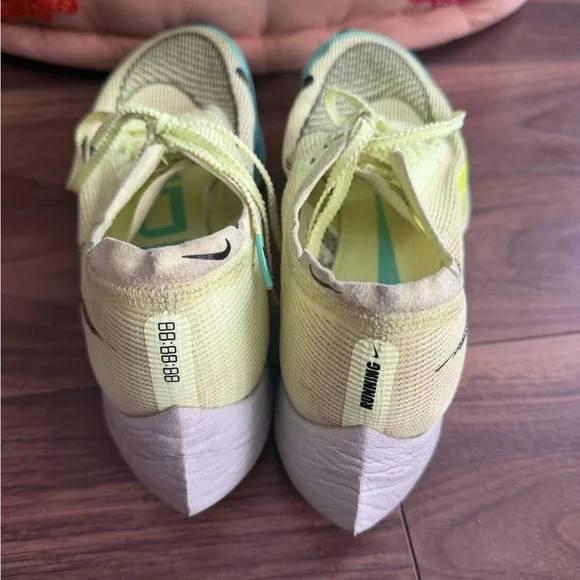Nike ZoomX Vaporfly Next% 2 Barely Volt | Women’s 8 | Marathon Racer - Picture 3 of 7